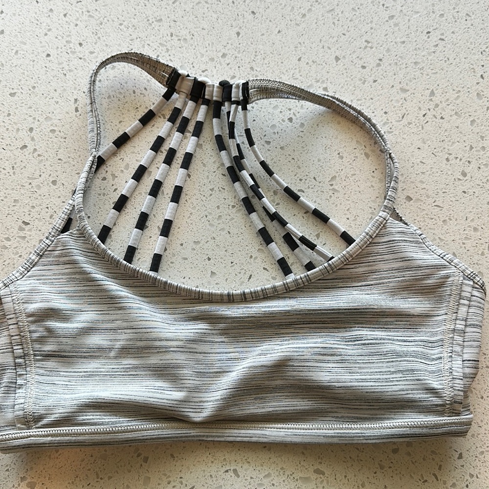 Lululemon lighten up bra